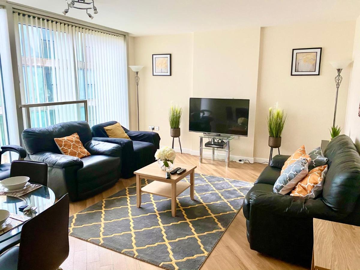 Smartrips Apartments - The Hub Милтън Кейнс Екстериор снимка